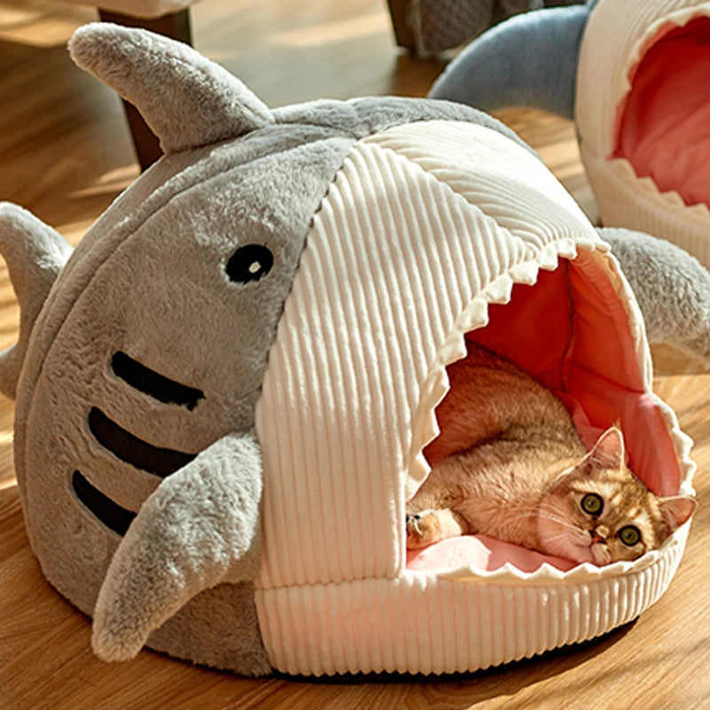 Enclosed Warm Cat Bed - Portable Kitten Basket Cave