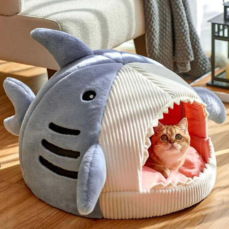 Enclosed Warm Cat Bed - Portable Kitten Basket Cave