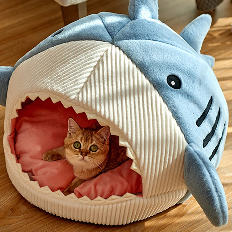 Enclosed Warm Cat Bed - Portable Kitten Basket Cave